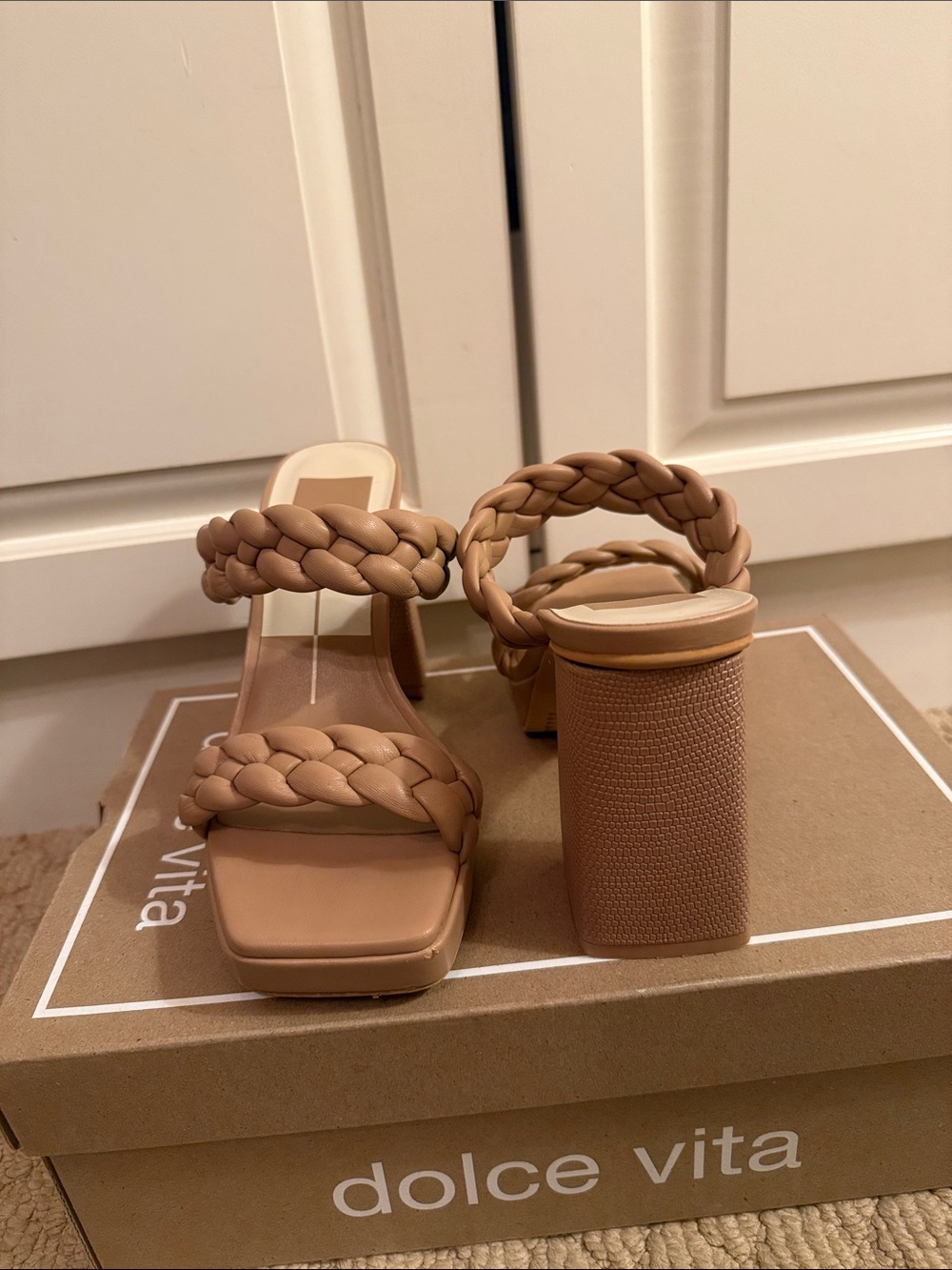 DOLCE VITA: Heels size 6 - Picture 3 of 5